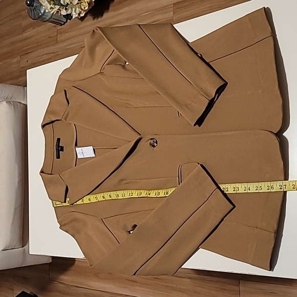 Beautiful blazer in stretchy and very comfortable material - Picture 4 of 10